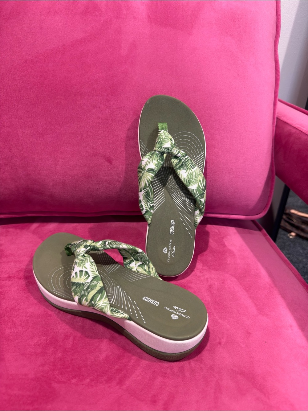 Cloudsteppers by Clarks Olive Green Tropical Print Flip Flops